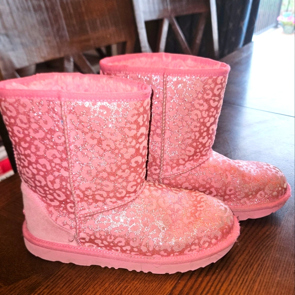 EUC UGG Classic 2 Glitter Leopard Comfort Winter Boots - Girls.
